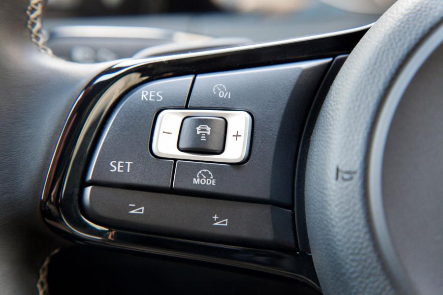  Volkswagen Golf TDI 5-Door 2015 года  (US) (фото 6 из 10)